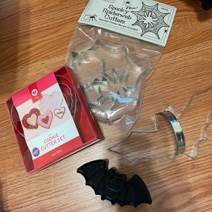 Bundle of holiday cookie cutters